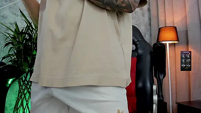 Snapshot of boyc022_ chatting on September 21, 2025, 2:39 am boyc022  online show from September 21, 2025, 2:39 am