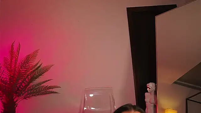 Snapshot of LunaMystyque chatting on September 20, 2025, 8:14 pm LunaMystyque online show from September 20, 2025, 8:14 pm