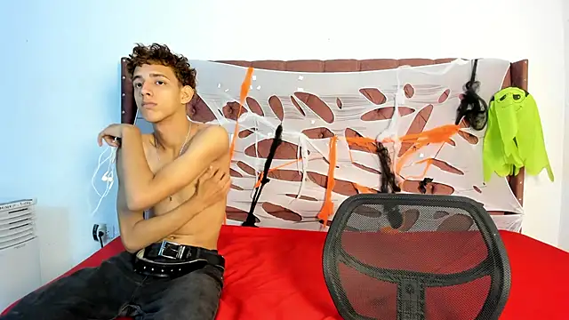 smiths couple online show from October 23, 2025, 1:10 pm