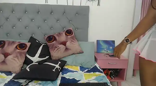 Snapshot of Hanna_Cox chatting on December 5, 2024, 4:04 am Hanna Cox online show from December 5, 2024, 4:04 am