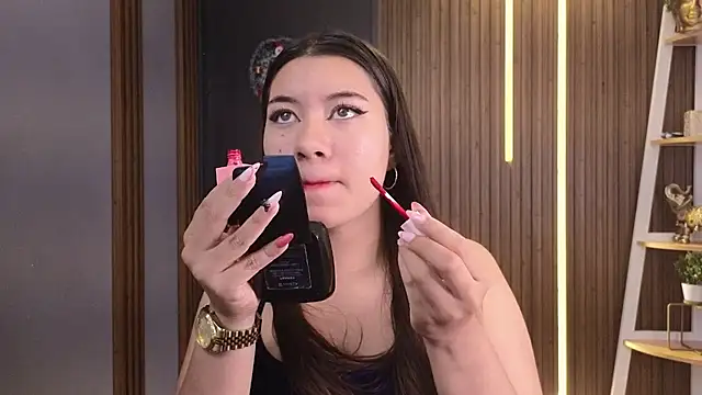 Snapshot of amber_kanne chatting on December 13, 2024, 7:32 pm amber kanne online show from December 13, 2024, 7:32 pm