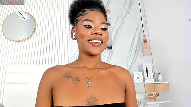 Sara Lewwis online show from October 5, 2025, 11:34 am