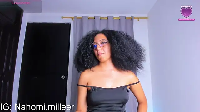 Snapshot of NAHOMI_MILLER chatting on October 2, 2025, 11:52 pm NAHOMI MILLER online show from October 2, 2025, 11:52 pm