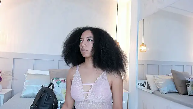 Snapshot of NAHOMI_MILLER chatting on February 18, 2026, 10:50 pm NAHOMI MILLER online show from February 18, 2026, 10:50 pm