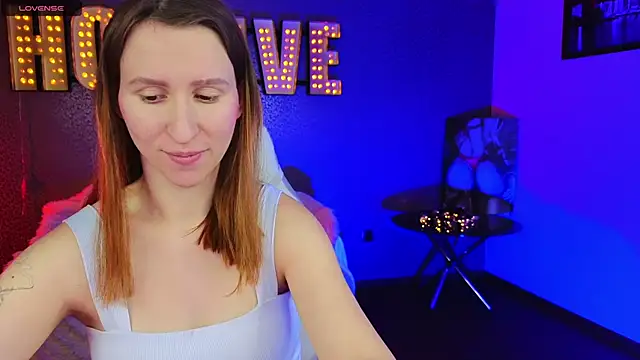 AliceBYKiss online show from December 20, 2024, 12:27 pm