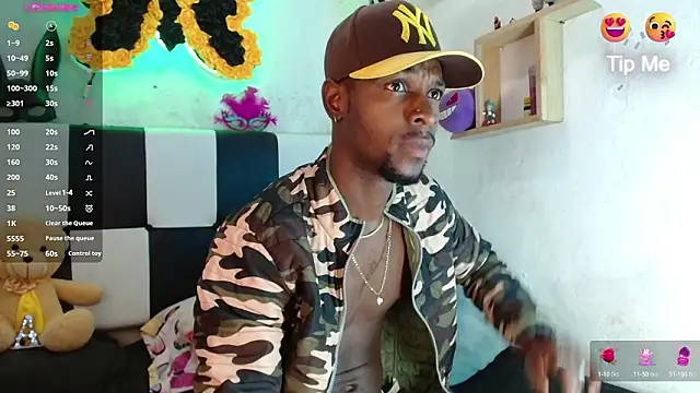 Snapshot of Aroonpapisex chatting on March 4, 2026, 12:35 pm Aroonpapisex online show from March 4, 2026, 12:35 pm