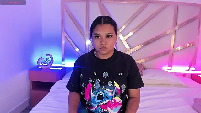 Snapshot of Carolina_Evanss chatting on October 17, 2025, 11:34 am Carolina Evanss online show from October 17, 2025, 11:34 am