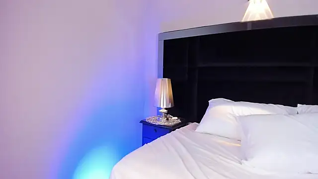 Snapshot of MelodyRey_ chatting on October 21, 2025, 11:04 pm MelodyRey  online show from October 21, 2025, 11:04 pm