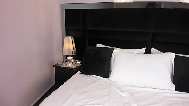 Snapshot of MelodyRey_ chatting on September 30, 2025, 10:49 pm MelodyRey  online show from September 30, 2025, 10:49 pm