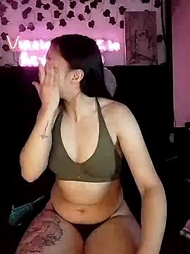 -Lola Bunny online show from October 8, 2025, 9:48 pm