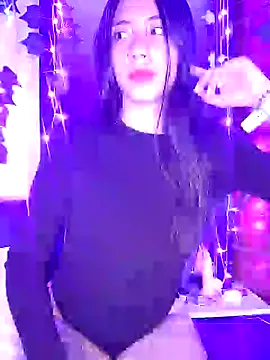 -Lola Bunny online show from February 11, 2025, 4:44 am
