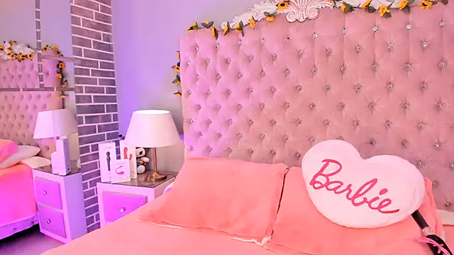 MadissonRey online show from July 23, 2026, 1:52 pm