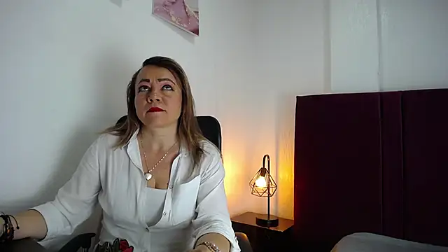 Lupiita223 online show from February 27, 2025, 12:45 pm