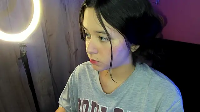 agnes 213 online show from November 29, 2025, 3:12 pm