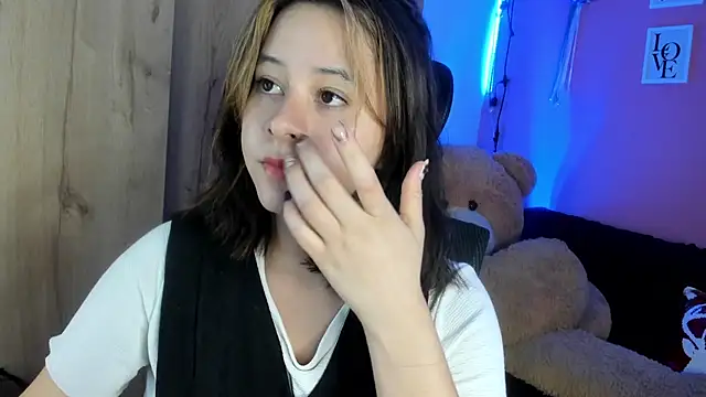 agnes 213 online show from February 26, 2026, 2:39 pm