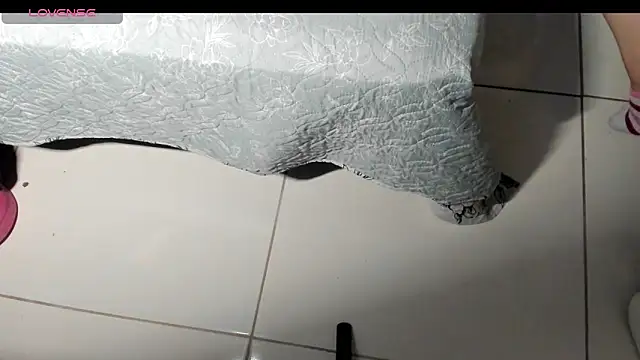 Snapshot of AshleyandTyler chatting on December 17, 2025, 11:32 pm AshleyandTyler online show from December 17, 2025, 11:32 pm