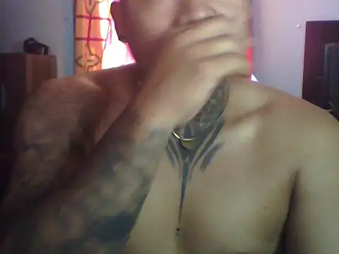 Snapshot of Realesf1114 chatting on October 8, 2025, 2:29 pm Realesf1114 online show from October 8, 2025, 2:29 pm