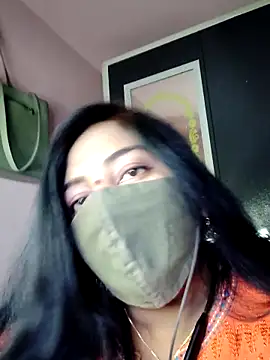 Snapshot of RomeoJuliet345 chatting on February 1, 2026, 2:04 pm RomeoJuliet345 online show from February 1, 2026, 2:04 pm