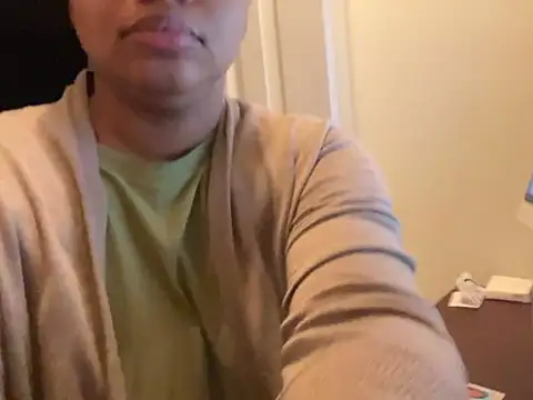 Snapshot of Makemymoney27 chatting on January 1, 2025, 1:58 am Makemymoney27 online show from January 1, 2025, 1:58 am