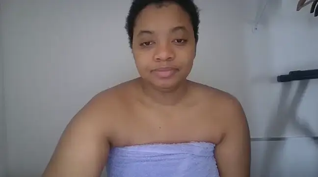 Snapshot of Makemymoney27 chatting on December 17, 2024, 5:04 pm Makemymoney27 online show from December 17, 2024, 5:04 pm