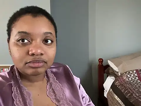 Snapshot of Makemymoney27 chatting on March 11, 2025, 9:15 pm Makemymoney27 online show from March 11, 2025, 9:15 pm