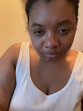 Snapshot of Makemymoney27 chatting on December 22, 2024, 2:17 am Makemymoney27 online show from December 22, 2024, 2:17 am