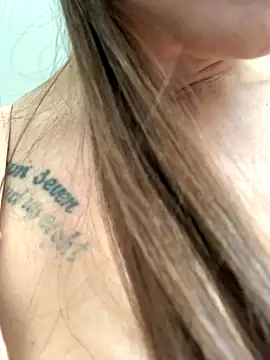 MiraMiss online show from October 7, 2025, 7:53 am