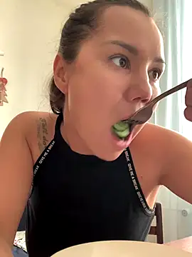 MiraMiss online show from October 16, 2025, 8:11 am