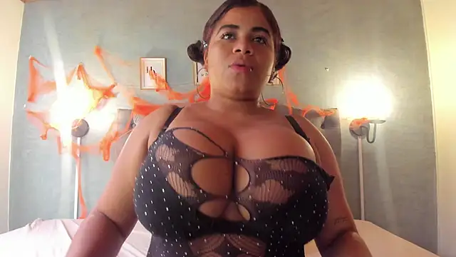 Snapshot of MeridaLane chatting on October 19, 2025, 7:16 pm MeridaLane online show from October 19, 2025, 7:16 pm