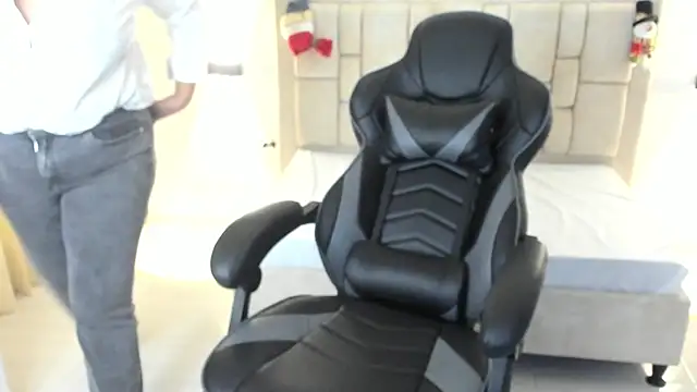 Snapshot of Sienna_Jones chatting on January 3, 2025, 7:07 pm Sienna Jones online show from January 3, 2025, 7:07 pm