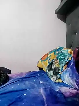 Snapshot of Alee3xxx chatting on October 3, 2025, 4:14 am Alee3xxx online show from October 3, 2025, 4:14 am