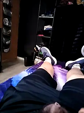 Snapshot of Alee3xxx chatting on October 30, 2025, 4:48 pm Alee3xxx online show from October 30, 2025, 4:48 pm