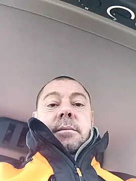 hugoboys76 online show from December 5, 2024, 9:44 am