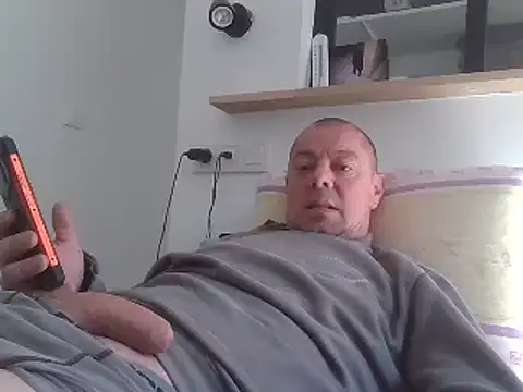 hugoboys76 online show from March 18, 2025, 11:22 am
