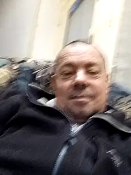 hugoboys76 online show from January 6, 2025, 4:13 pm