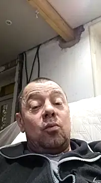hugoboys76 online show from February 26, 2025, 8:04 pm