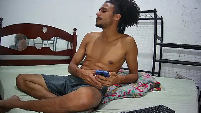 Snapshot of SkinnyLatinMan chatting on October 4, 2025, 10:11 pm SkinnyLatinMan online show from October 4, 2025, 10:11 pm