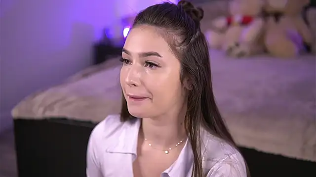 VixenAmour online show from October 27, 2025, 4:24 am