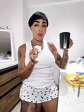 Snapshot of Alison_fitness chatting on March 10, 2025, 11:27 pm Alison fitness online show from March 10, 2025, 11:27 pm