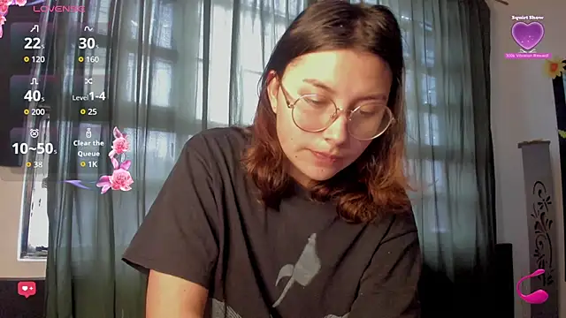 Noellesable online show from October 6, 2025, 5:13 pm