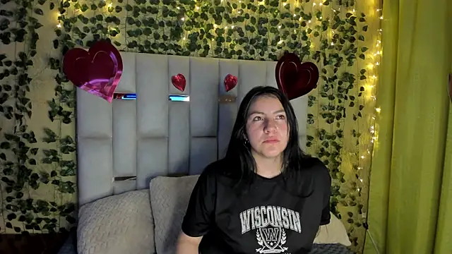 Snapshot of jenifer__power10 chatting on February 18, 2025, 12:06 pm jenifer power10 online show from February 18, 2025, 12:06 pm