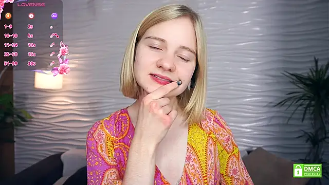 OdelinaFicken online show from November 22, 2025, 4:11 am