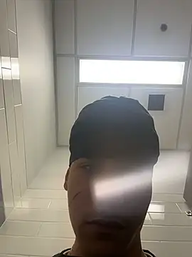 Snapshot of johnycash21 chatting on November 25, 2025, 5:35 pm johnycash21 online show from November 25, 2025, 5:35 pm