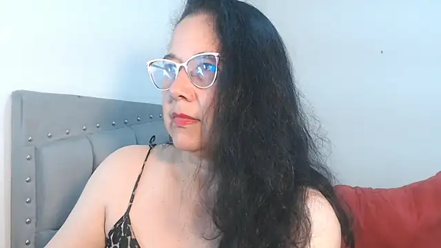 maturepriscila online show from September 9, 2025, 3:32 pm