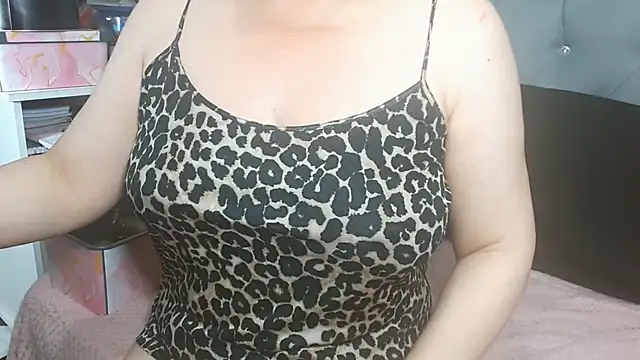 Snapshot of maturepriscila chatting on June 23, 2026, 12:58 pm maturepriscila online show from June 23, 2026, 12:58 pm
