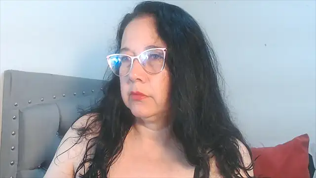 maturepriscila online show from September 10, 2025, 1:32 pm