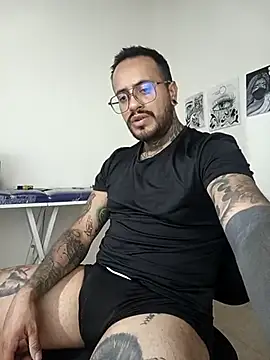 Nicky smith   online show from December 12, 2024, 11:36 pm