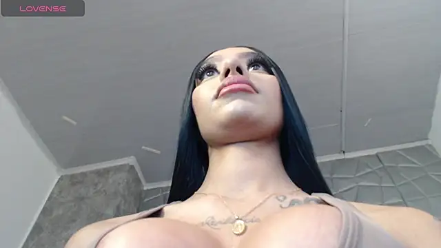 Snapshot of Tiffanny chatting on October 8, 2025, 2:46 am Tiffanny online show from October 8, 2025, 2:46 am