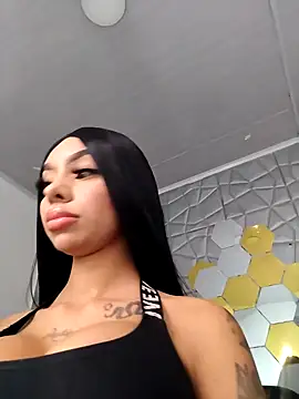 Snapshot of Tiffanny chatting on October 2, 2025, 2:37 am Tiffanny online show from October 2, 2025, 2:37 am