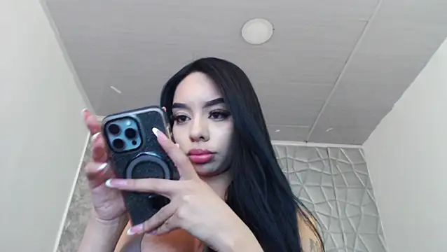 Snapshot of Tiffanny chatting on October 24, 2025, 2:21 am Tiffanny online show from October 24, 2025, 2:21 am